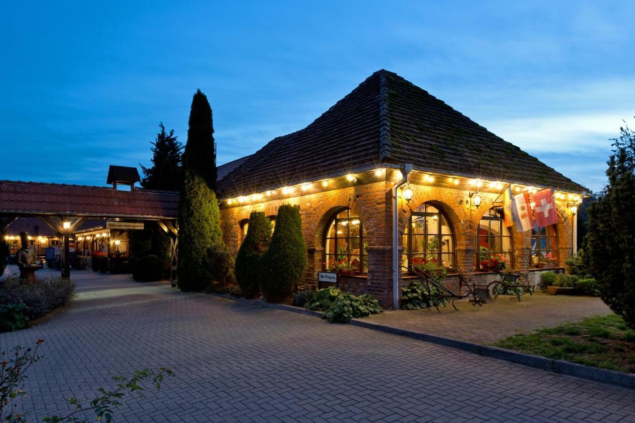 Landhotel Zur Schmiede Goehren-Lebbin Exterior photo